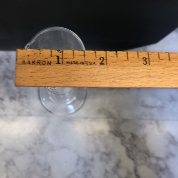 Beaker style vase - Picture 5 of 7